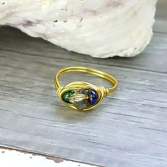 Multifaceted Glass Beaded Ring, Statement Stackable Ring, Size 8 - Picture 1 of 2